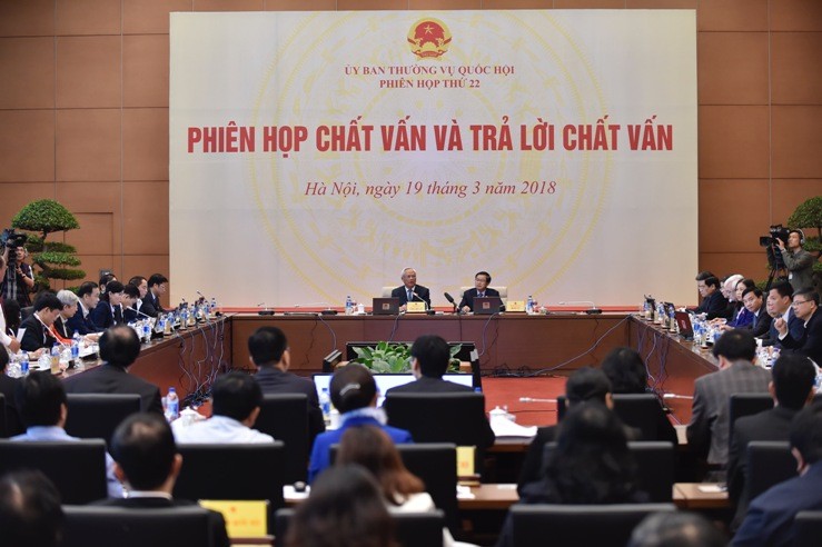 Bộ trưởng Bộ Tư pháp Lê Thành Long trả lời chất vấn ảnh 3