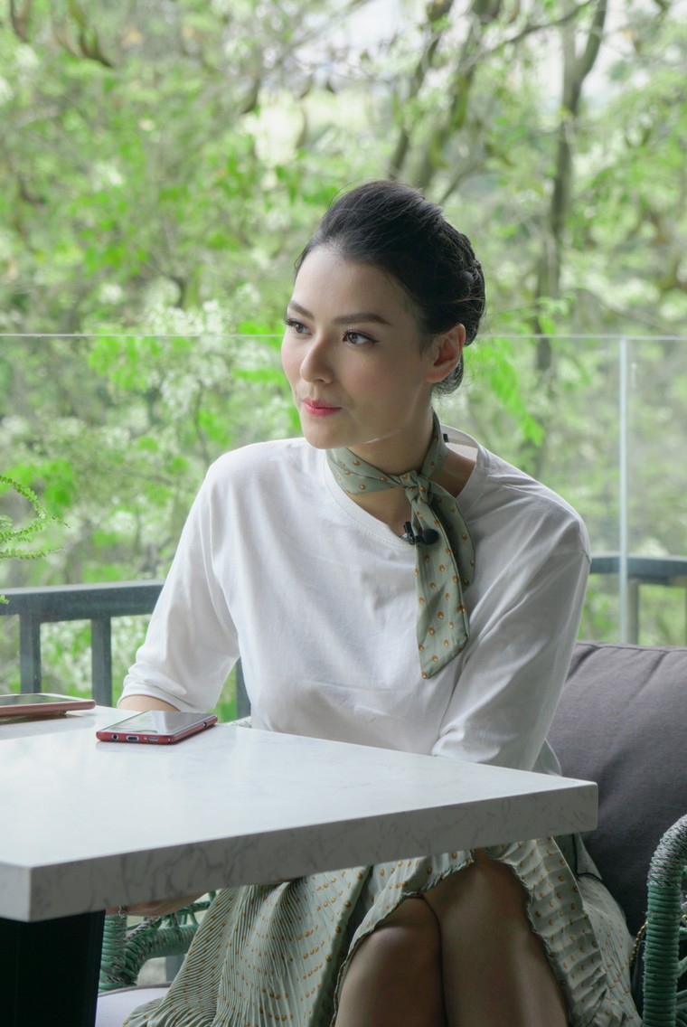 Người mẫu Hồng Quế: '17 tuổi, tiền và đàn ông giàu đã vây quanh tôi' ảnh 2