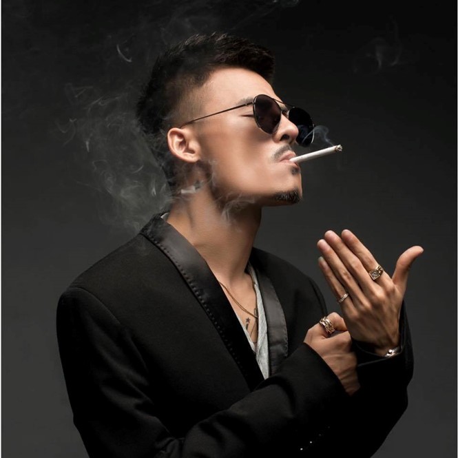 Chu Bin - Hoa Vinh 'khẩu chiến' trên mạng xã hội ảnh 2