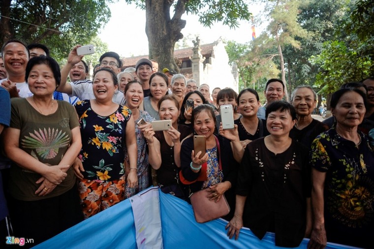 Thi nấu cơm, bắt lợn vui nhộn giữa Thủ đô ảnh 12