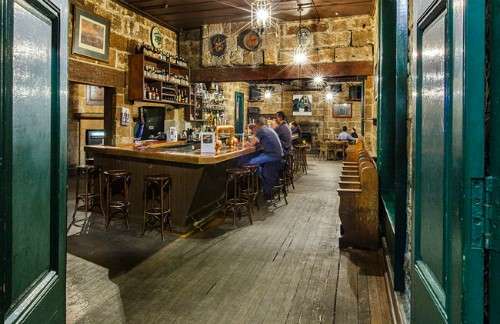 'Viếng thăm' quán rượu đáng sợ nhất Australia ảnh 1