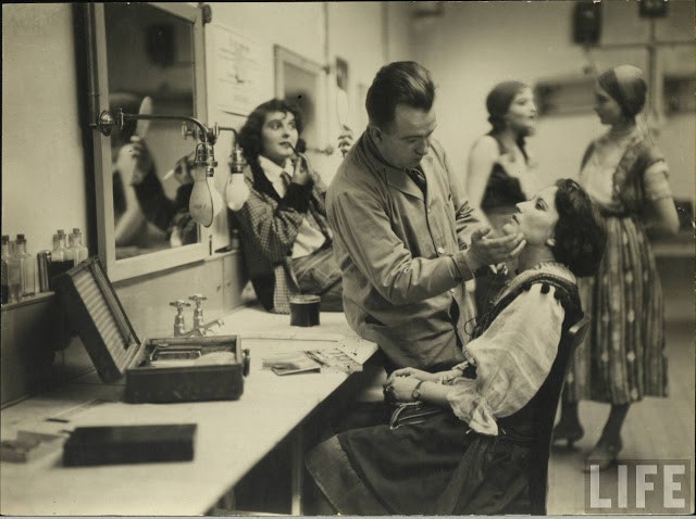 Khám phá hậu trường quay phim trong thập niên 1920 ảnh 10