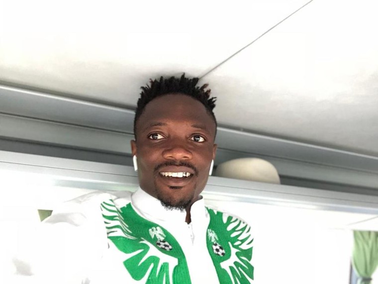 Sửng sốt với trang phục đẹp mắt của Nigeria đến World Cup ảnh 6