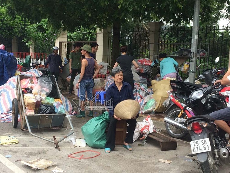 Hà Nội: Cháy dữ dội ở chợ Sóc Sơn ảnh 2