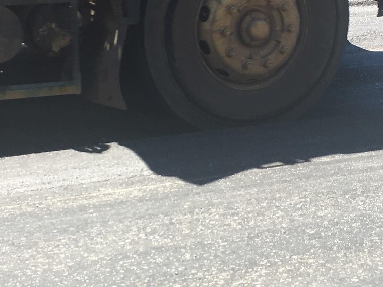 Nghệ An: Lái xe 'run tay lái' đi trên đường nghìn tỷ như 'ruộng' ảnh 1