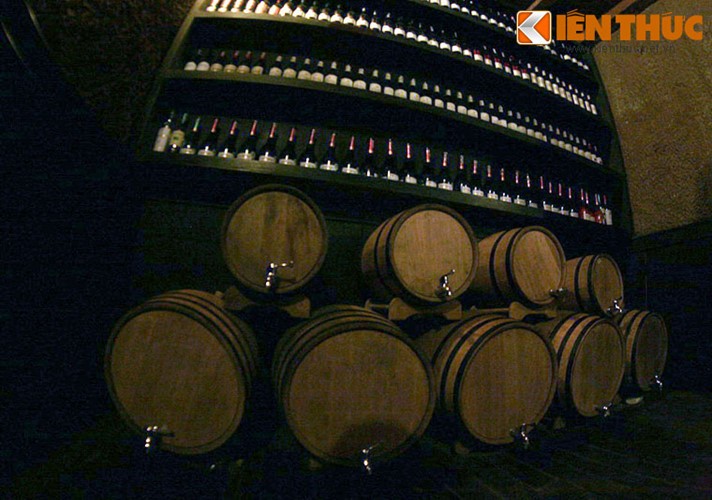 Khám phá hầm rượu cổ độc nhất vô nhị tại Việt Nam ảnh 4