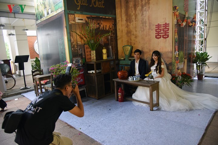 ‘Xuyên không’ trải nghiệm đám cưới thời bao cấp giữa lòng Hà Nội ảnh 8