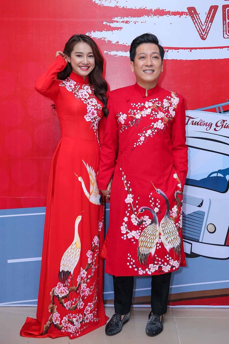 Thời trang đồng điệu từ nhà ra phố của Nhã Phương - Trường Giang ảnh 3