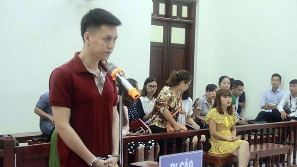 Bố và mẹ kế hành hạ con, hội thẩm trào nước mắt đọc cáo trạng ảnh 1