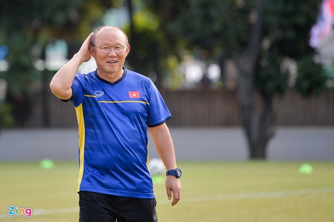 Bóng đá Việt Nam và nguy cơ để mất HLV Park Hang-seo ảnh 1