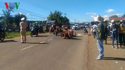 Tránh xe công nông, người đàn ông tông trúng xe tải tử vong ảnh 1