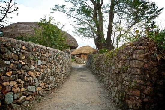 Thu đến thăm Naganeupseong - ngôi làng toàn nhà tranh ở phía nam Hàn Quốc ảnh 1