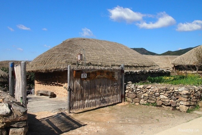 Thu đến thăm Naganeupseong - ngôi làng toàn nhà tranh ở phía nam Hàn Quốc ảnh 2