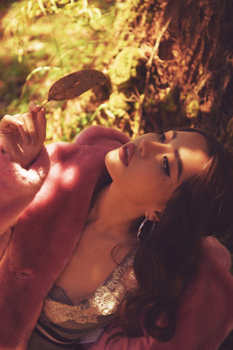 Sau khi bỏ ‘Bùa yêu’, Bích Phương khoe nhan sắc cực quyến rũ ảnh 1