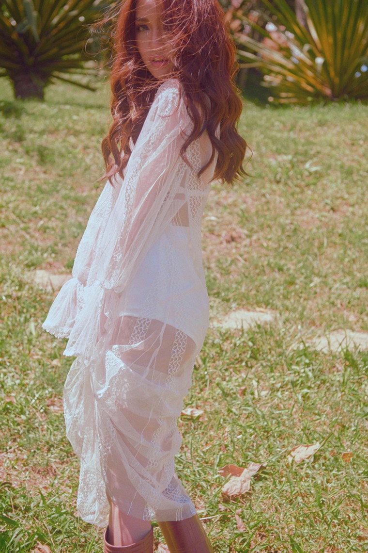 Sau khi bỏ ‘Bùa yêu’, Bích Phương khoe nhan sắc cực quyến rũ ảnh 4