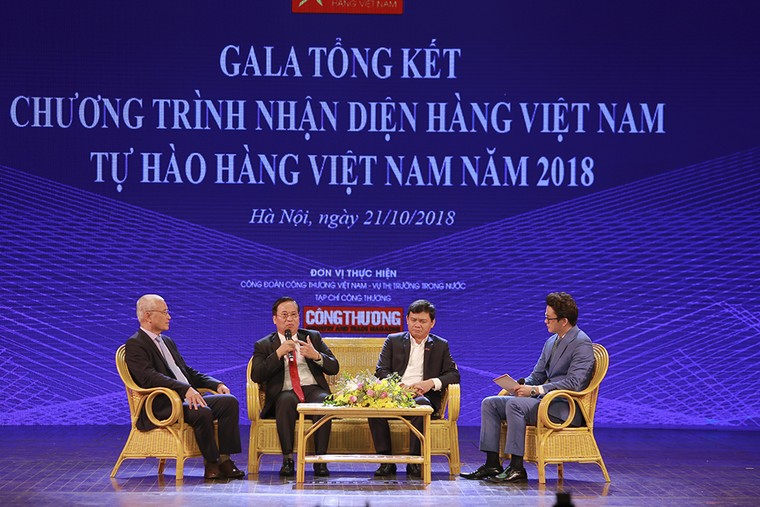 Người tiêu dùng đã chuyển từ 'ưu tiên' sang 'tự hào' dùng hàng Việt ảnh 1