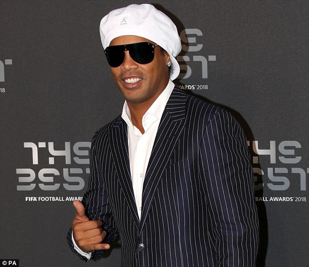 Ronaldinho vỡ nợ, tài khoản chỉ còn 5 bảng ảnh 1