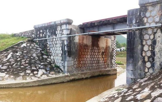 Ghen tuông, chồng chém chết vợ rồi buộc mình nhảy xuống cống tự tử ảnh 1