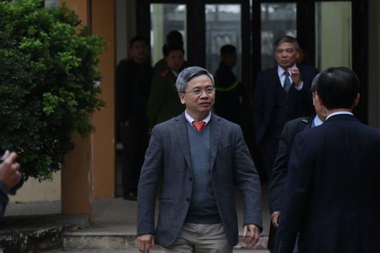 Tình tiết bất ngờ có lợi cho cựu bác sĩ Hoàng Công Lương ảnh 1