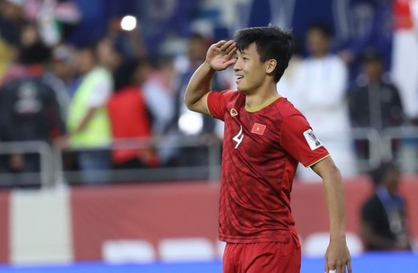 Chia tay Asian Cup 2019 sớm, Bùi Tiến Dũng quyết định về quê bán thịt lợn với mẹ ảnh 1