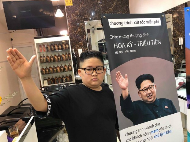 Cậu bé bỗng dưng nổi tiếng vì cắt tóc giống Kim Jong-un ảnh 1