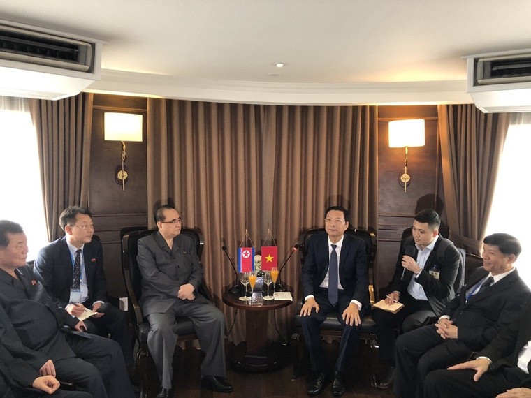 Phái đoàn Triều Tiên tham quan Hạ Long ảnh 1