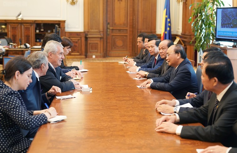 Thủ tướng hội kiến Tổng thống, Chủ tịch Thượng viện Romania ảnh 3