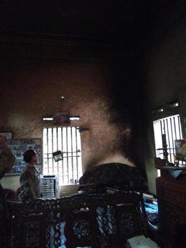 Con gái nửa đêm tẩm xăng thiêu sống mẹ ruột do mâu thuẫn ảnh 2