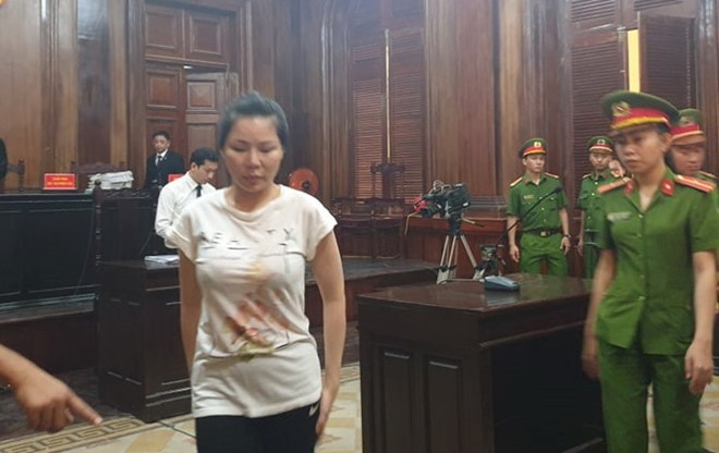 Xét xử vụ vợ cũ bác sĩ Chiêm Quốc Thái thuê người chém 'dằn mặt' chồng ảnh 1