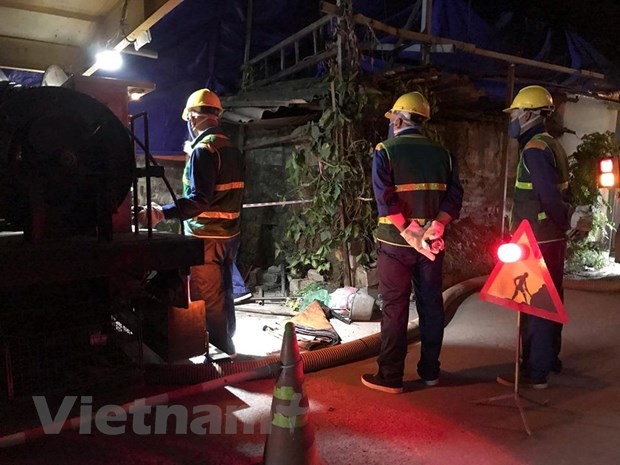 Bắt đầu triển khai nạo bùn hệ thống thoát nước quanh Rạng Đông ảnh 2