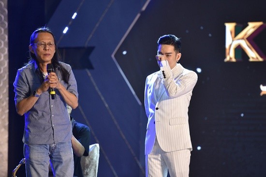 Quang Hà và ekip không kìm được nước mắt, bật khóc trong liveshow ảnh 2