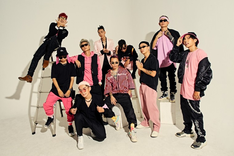 Chương trình còn có sự góp mặt của dàn thí sinh Rap Việt đang được đông đảo khán giả yêu thích.