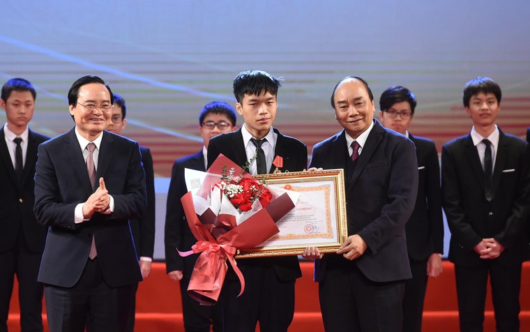 Thủ tướng Nguyễn Xuân Phúc: Đổi mới mô hình trường chuyên, lớp chọn phù hợp, hiệu quả ảnh 2