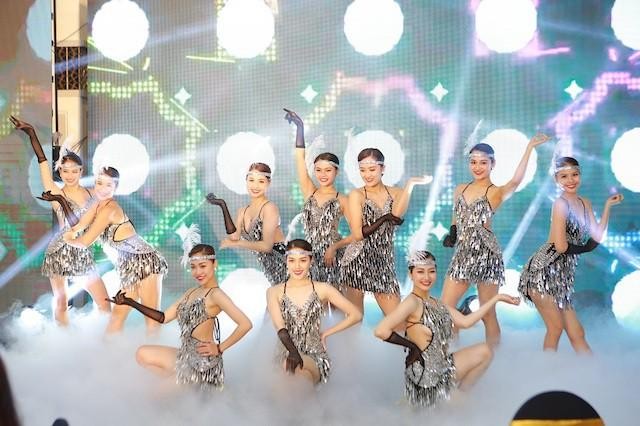 Sau Sầm Sơn, dân tình rần rần chuẩn bị ‘quẩy’ cùng lễ hội hoa, đêm nhạc cực đỉnh ở Hạ Long ảnh 3