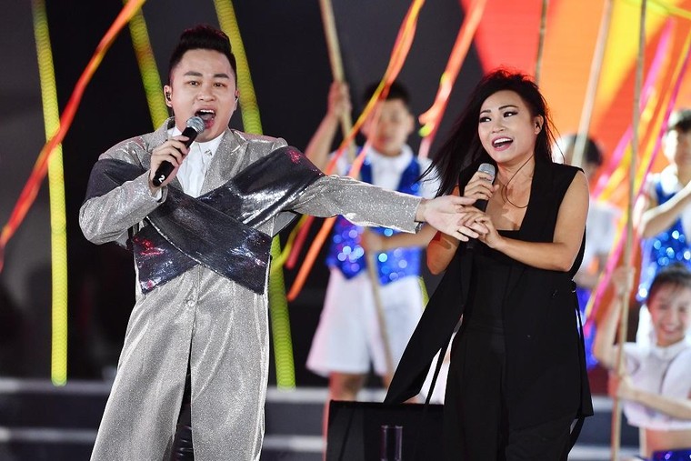 Dàn sao đình đám khuấy động đêm khai mạc Lễ hội du lịch biển 2021 tại Sầm Sơn ảnh 1