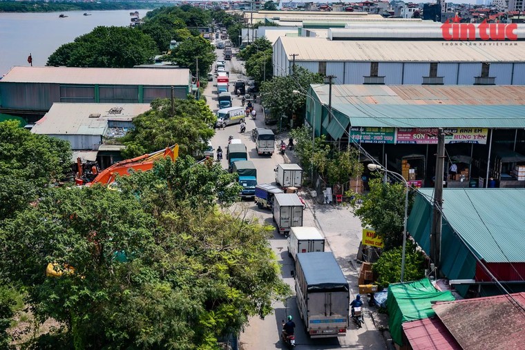 Ùn tắc kéo dài tại Cảng Hà Nội sau khi nới lỏng giãn cách ảnh 12