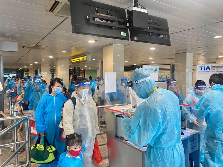 Bamboo Airways đưa gần 1.500 công dân Hà Tĩnh hồi hương sau chuỗi 7 chuyến bay ảnh 1