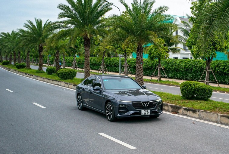 Chủ xe nói gì sau 2 năm sử dụng VinFast Lux A2.0? ảnh 1