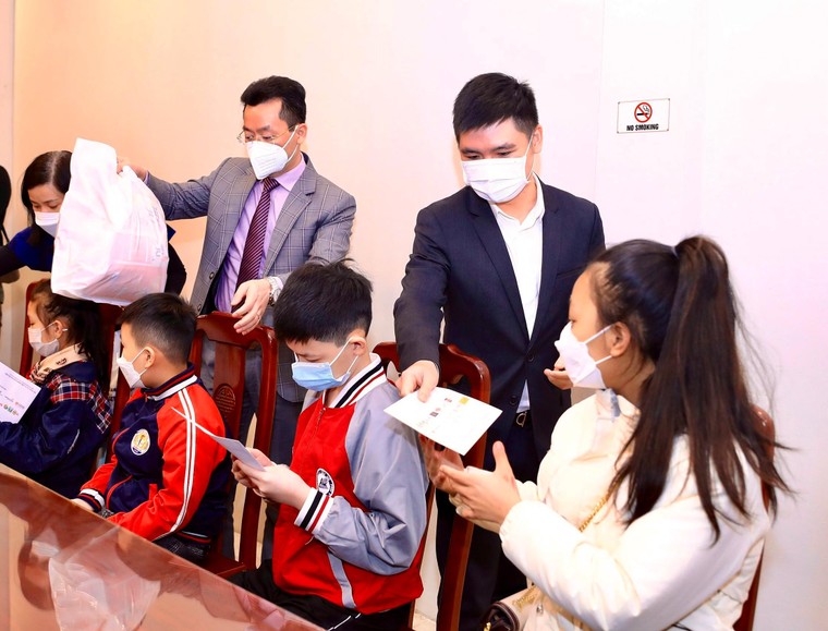 T&T Group trao quà cho trẻ em khó khăn tại Hà Nội ảnh 1