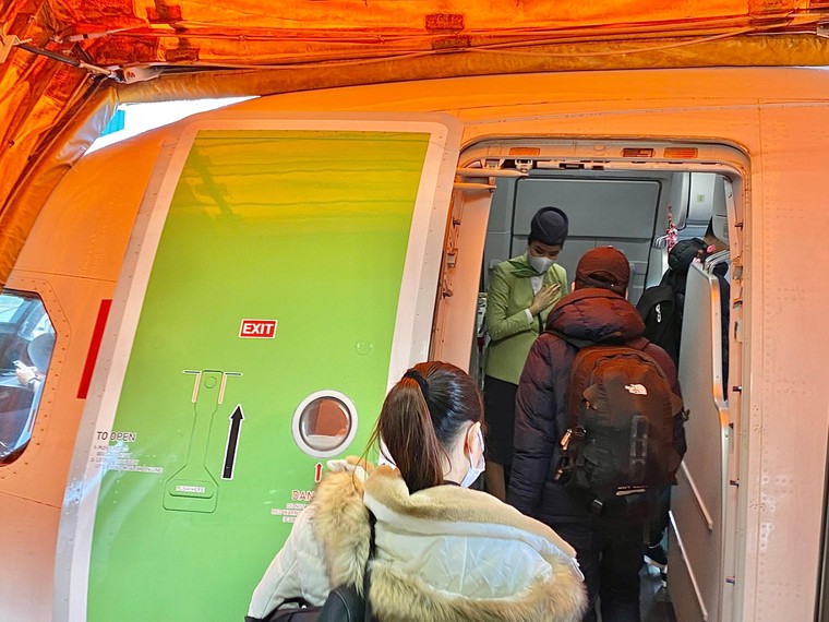 Bamboo Airways đón hành khách từ Nhật, Hàn trên chuyến bay quốc tế thường lệ đầu năm mới ảnh 1