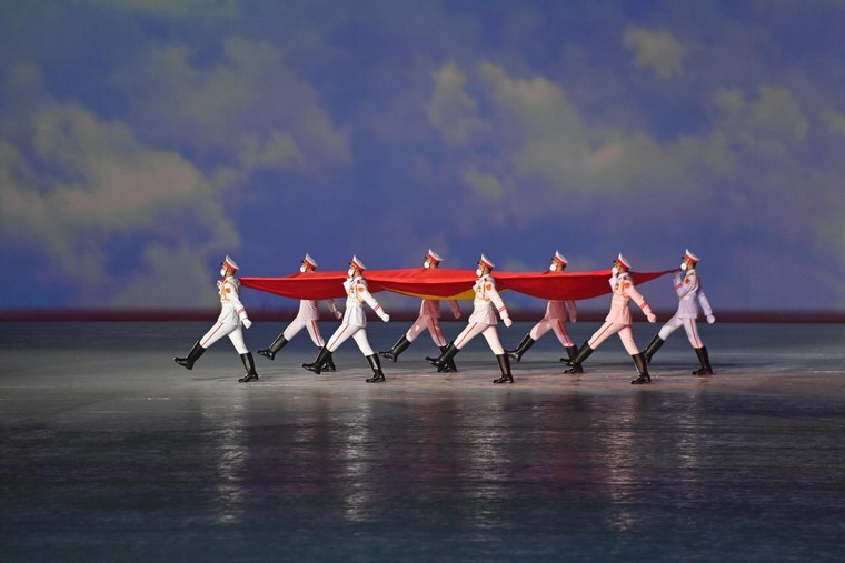 Khai mạc SEA Games 31: Thân thiện, hiện đại và mạnh mẽ ảnh 5