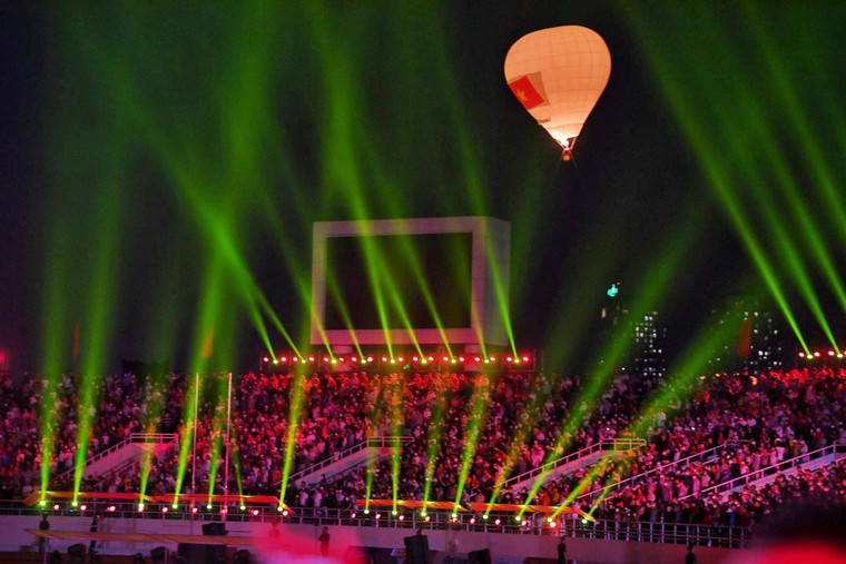 Khai mạc SEA Games 31: Thân thiện, hiện đại và mạnh mẽ ảnh 14