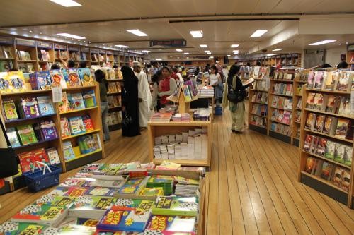 Thư viện nổi Logos Hope và những thông điệp giàu tính nhân văn ảnh 1