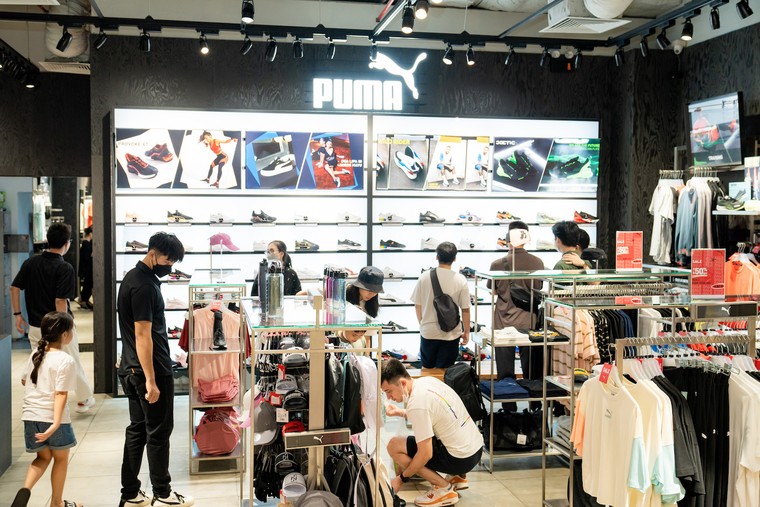 Sắm hè hứng khởi cùng loạt ưu đãi 'deal chồng deal' hấp dẫn chỉ có tại Vincom Red Sale 2023 ảnh 1