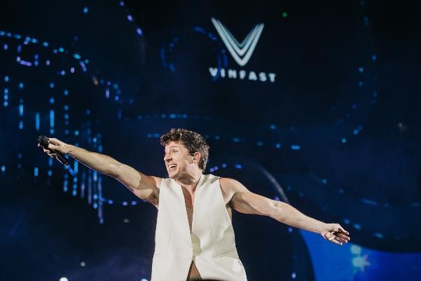 8Wonder - Sân khấu đỉnh cao cho màn trình diễn thăng hoa của Charlie Puth ảnh 2