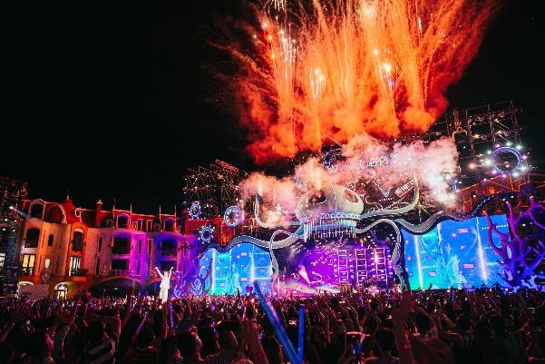 8Wonder - Sân khấu đỉnh cao cho màn trình diễn thăng hoa của Charlie Puth ảnh 5