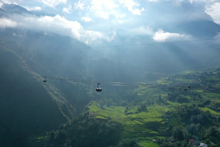 Ngỡ ngàng trước vẻ đẹp tựa tranh vẽ của ruộng bậc thang Sa Pa ảnh 6