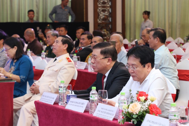 Tôn vinh đội ngũ thầy thuốc hết lòng bảo tồn và phát huy các bài thuốc quý ảnh 1