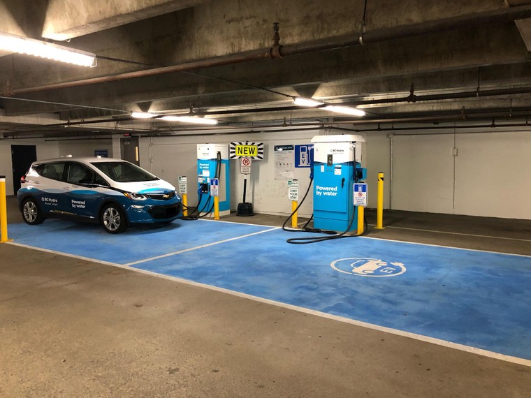 Dạo một vòng quanh các trạm sạc trong chung cư, bãi đỗ trên thế giới ảnh 5