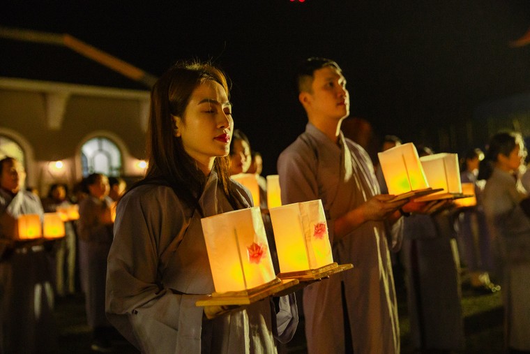 Linh thiêng lễ vía Quán Thế Âm Bồ Tát xuất gia tại Fansipan ảnh 3